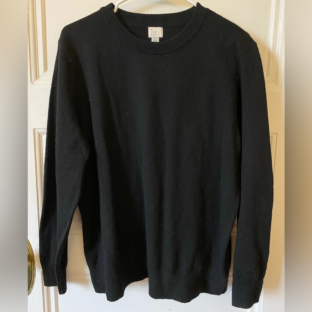 🌻Black Crewneck Sweater